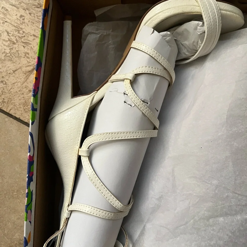 Cream strappy heels - Picture 3 of 5